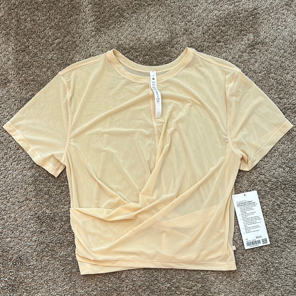 Lululemon Lightweight Mesh Reversible Yoga Tee